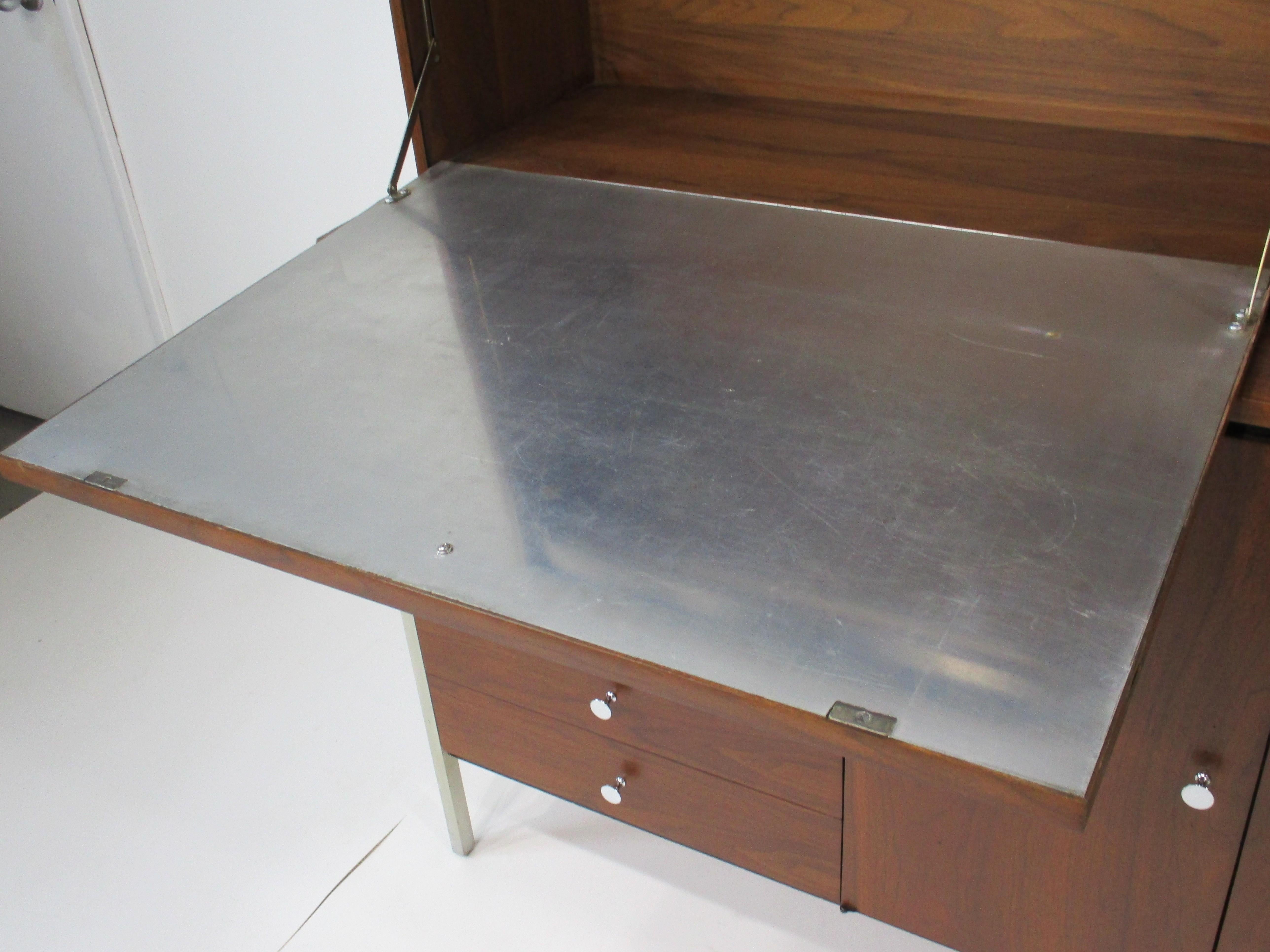 Rare Paul McCobb 2pc. Bar Cabinet by H. Saks & Sons Connoisseur Collection For Sale 7