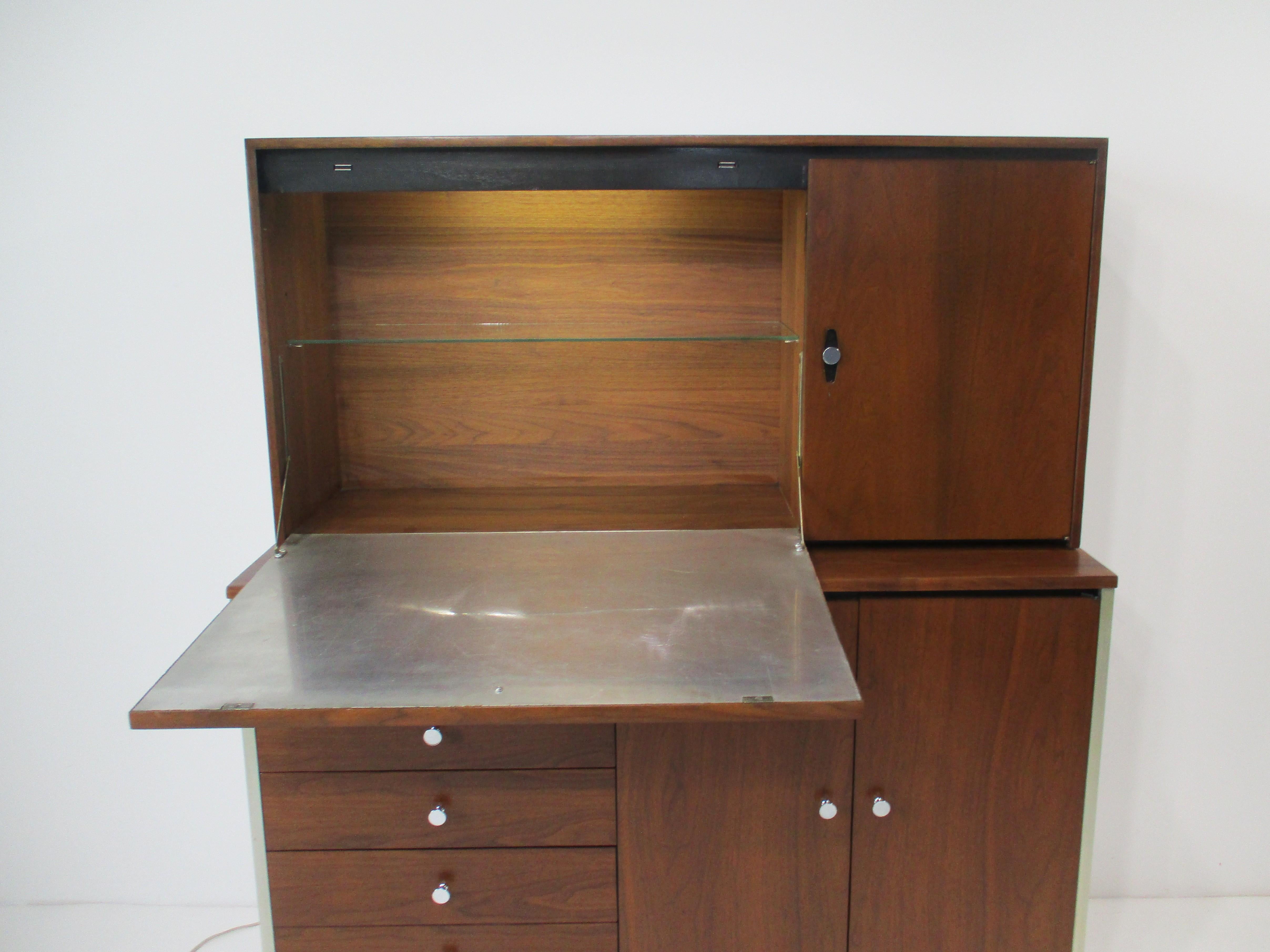 Rare Paul McCobb 2pc. Bar Cabinet by H. Saks & Sons Connoisseur Collection For Sale 9