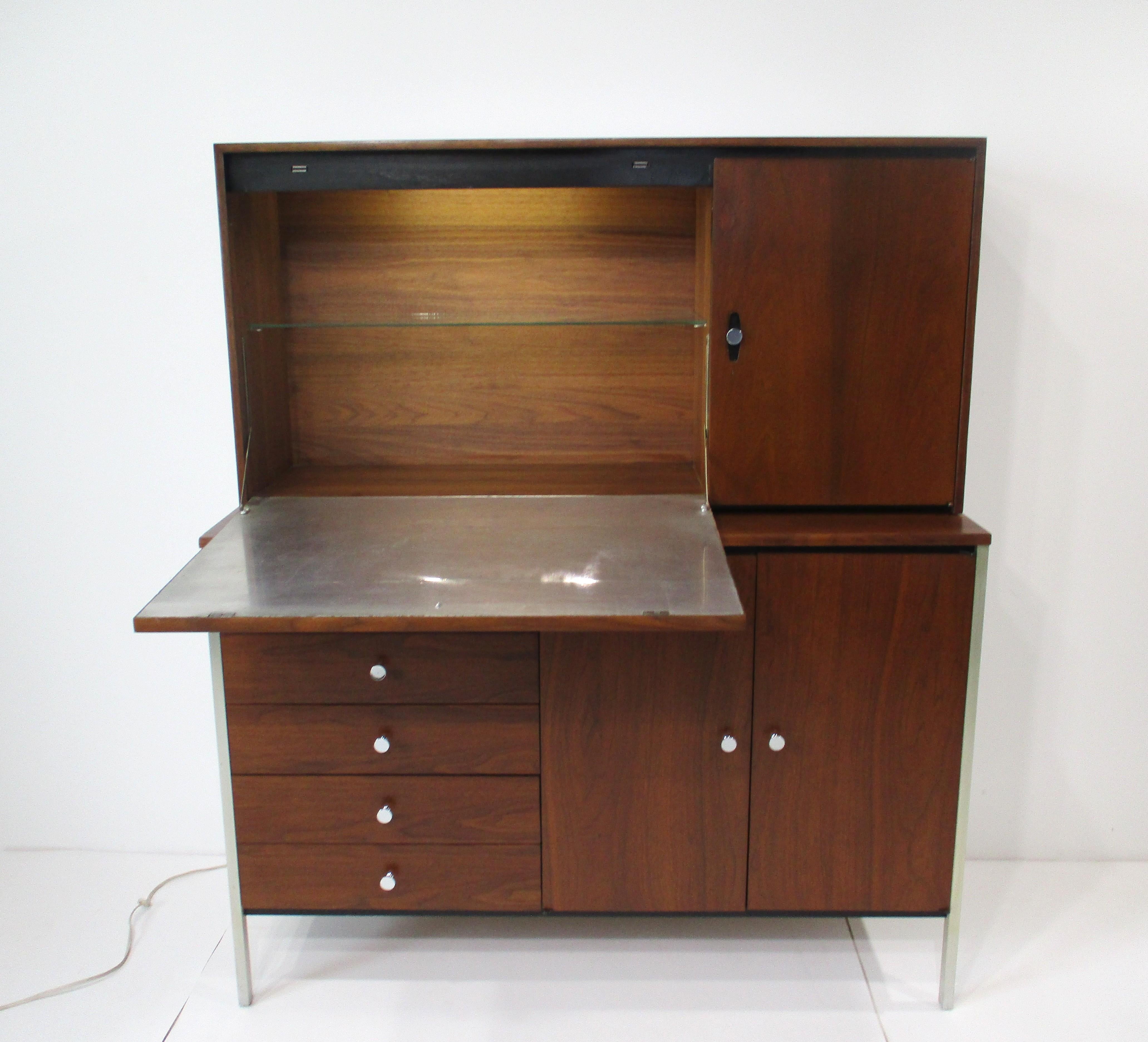 Rare Paul McCobb 2pc. Bar Cabinet by H. Saks & Sons Connoisseur Collection For Sale 12