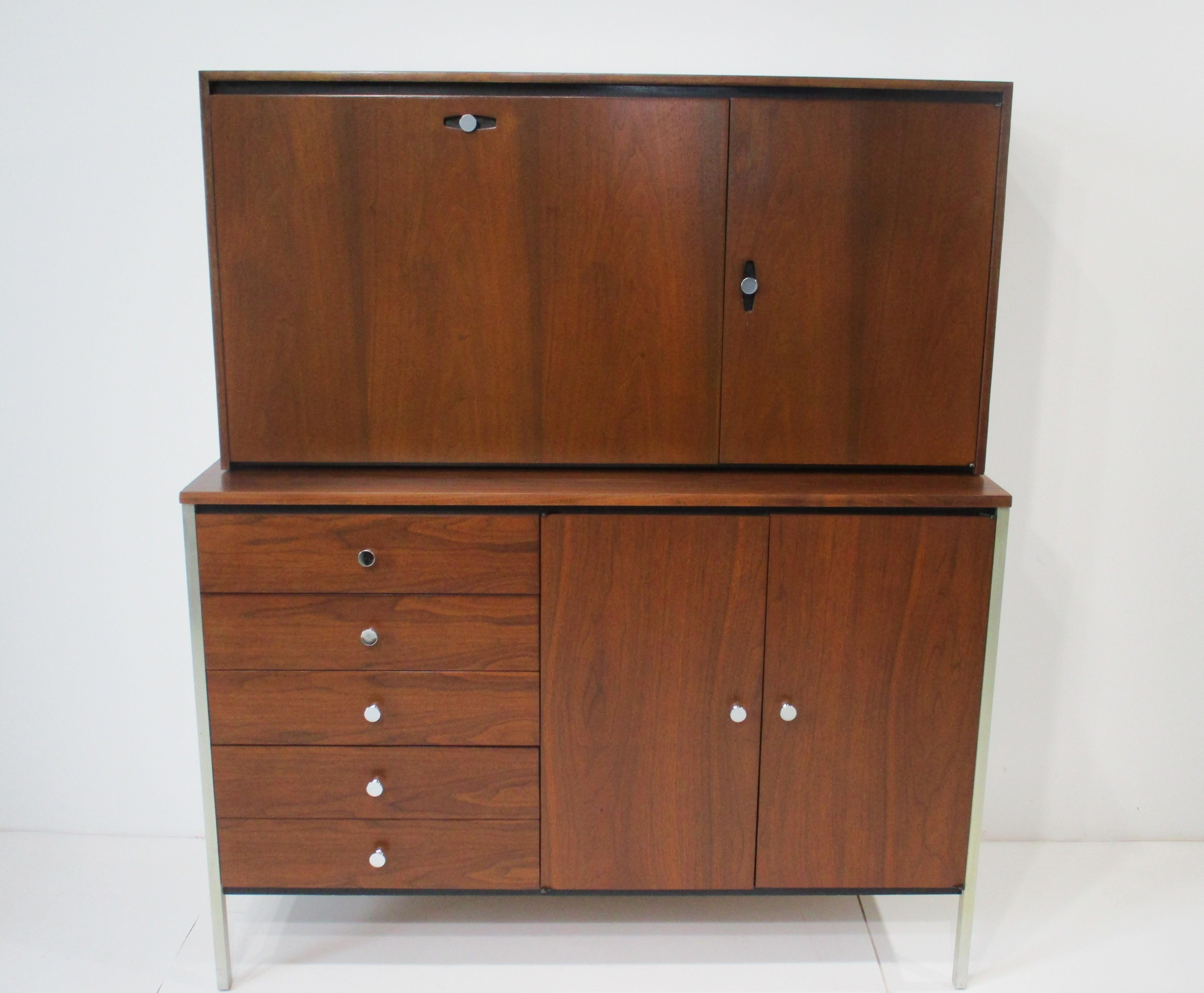 Rare Paul McCobb 2pc. Bar Cabinet by H. Saks & Sons Connoisseur Collection For Sale 13