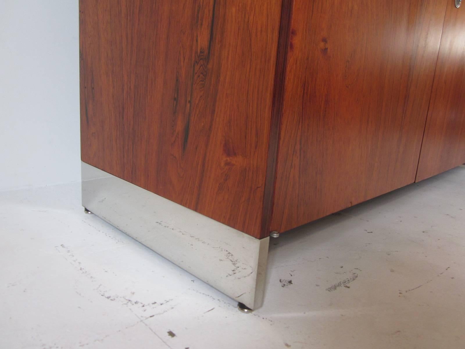 Roger Spunger Styled Rosewood Mid-Century Credenza 1