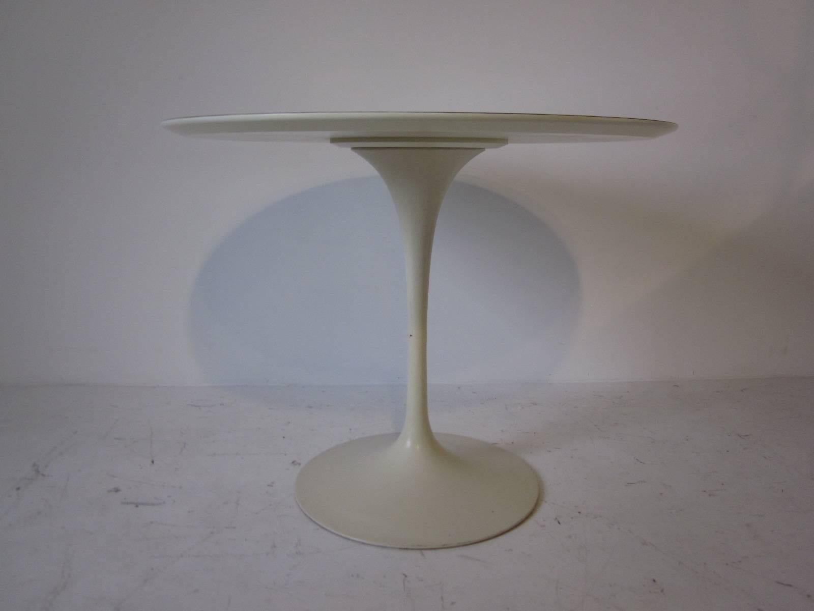 20th Century Eero Saarinen Tulip Dining Table for Knoll