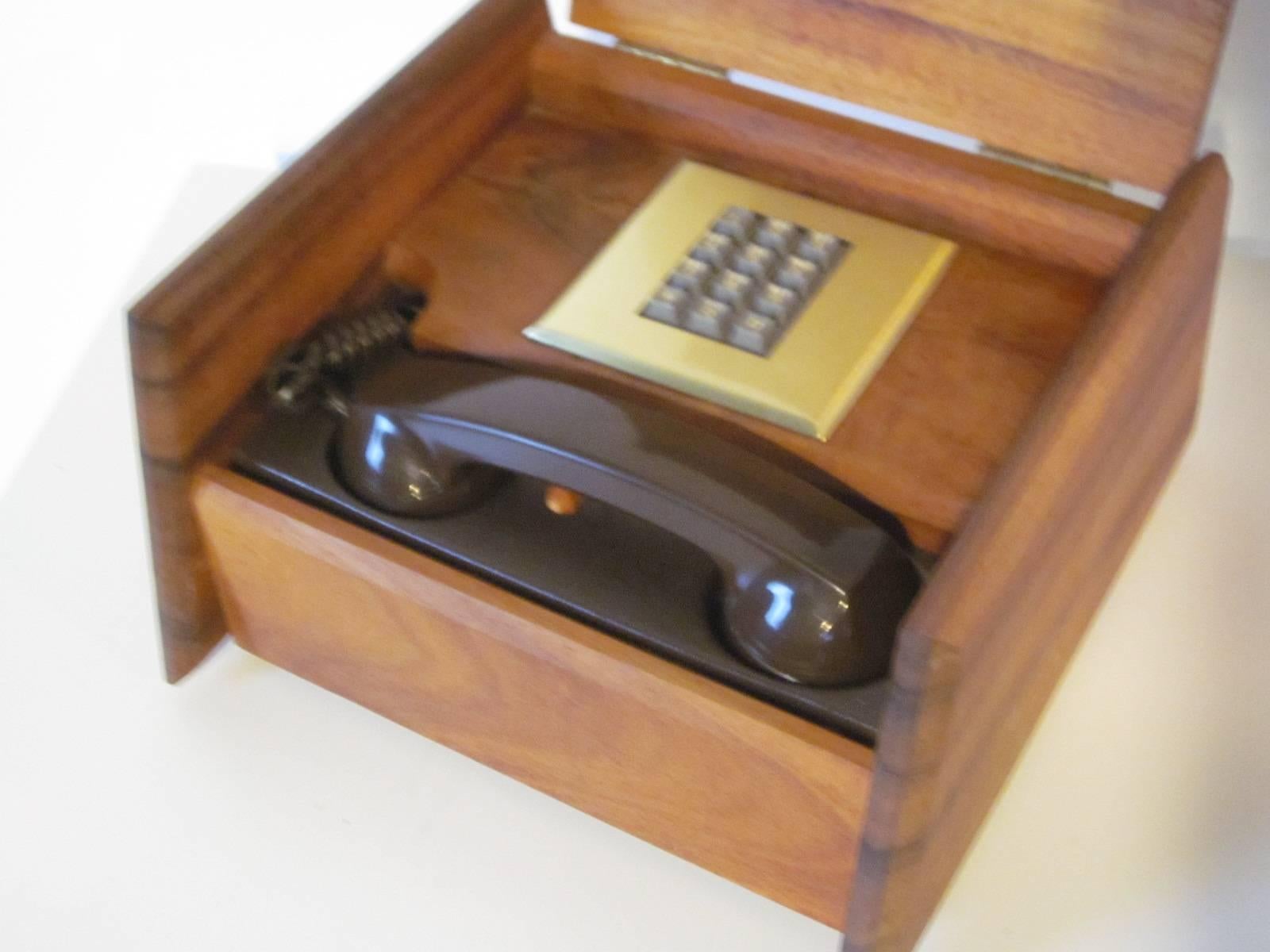 Paul Nelson Mid-Century Executive Telephone in a Walnut Case In Good Condition In Cincinnati, OH