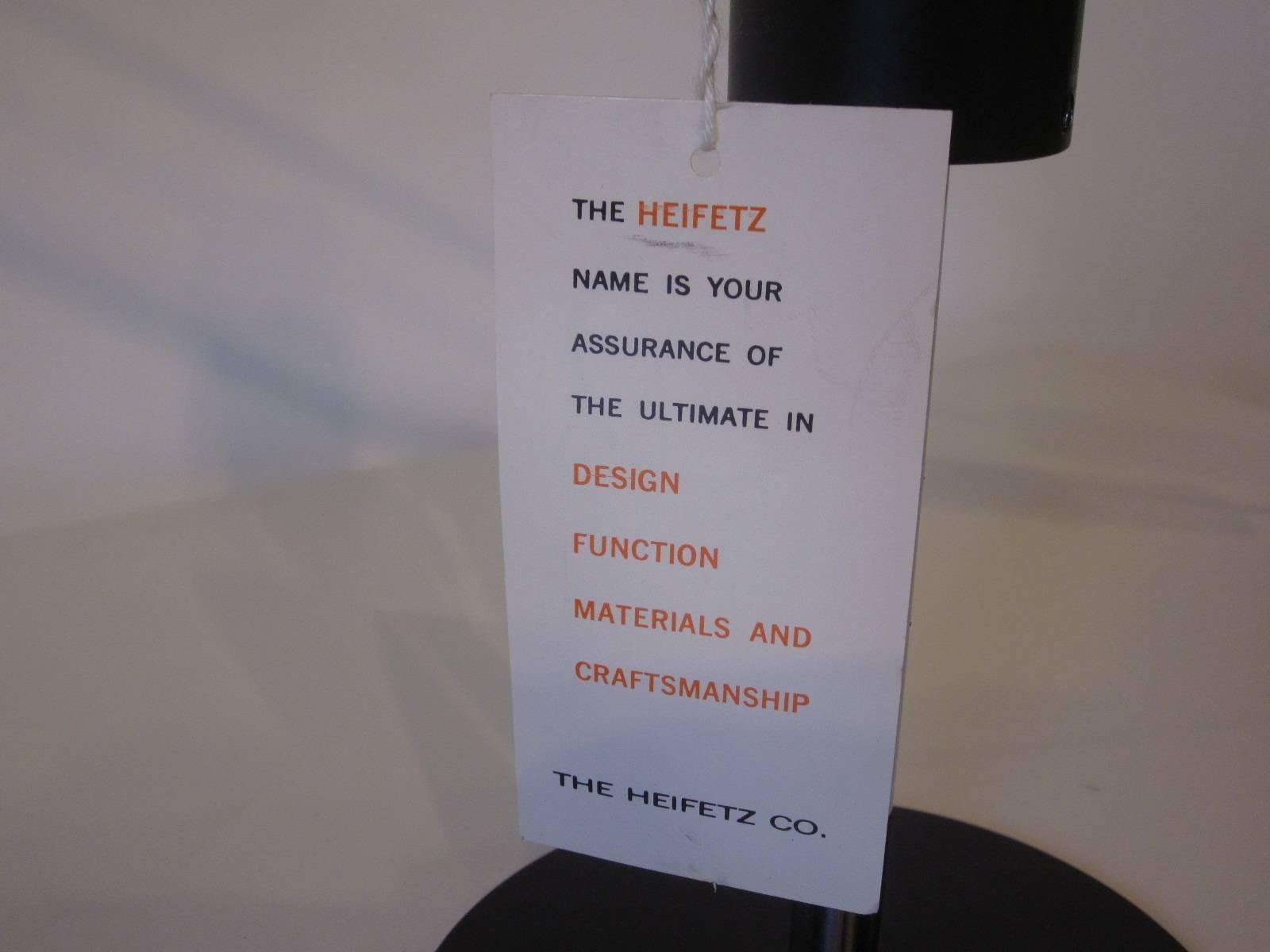 20ième siècle Lampe de table ou de bureau Heifetz par Gilbert Waltrous en vente
