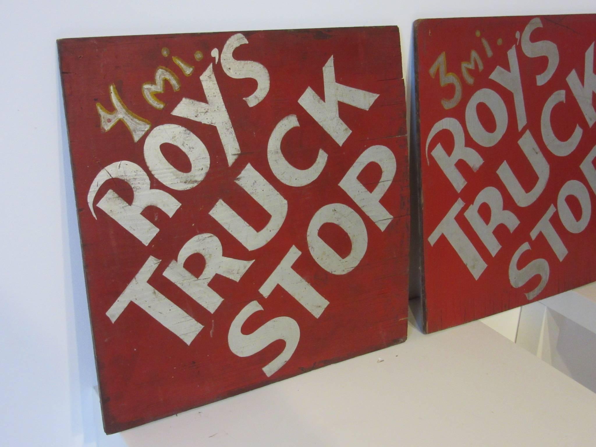 Folk Art Roy's Truck Stop Directional Signs In Good Condition In Cincinnati, OH