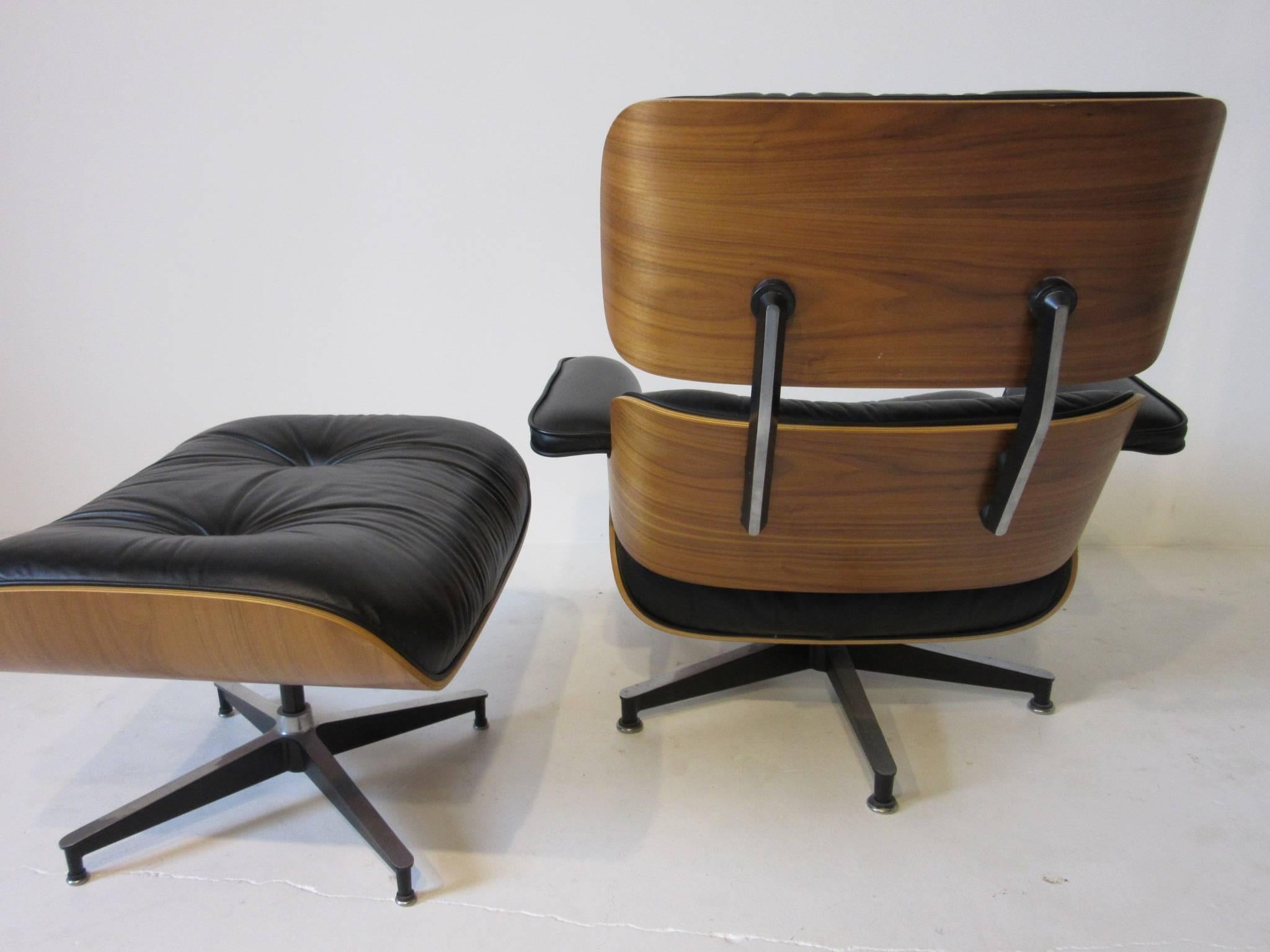 Eames 670 Lounge Chair and Ottoman for Herman Miller In Good Condition In Cincinnati, OH