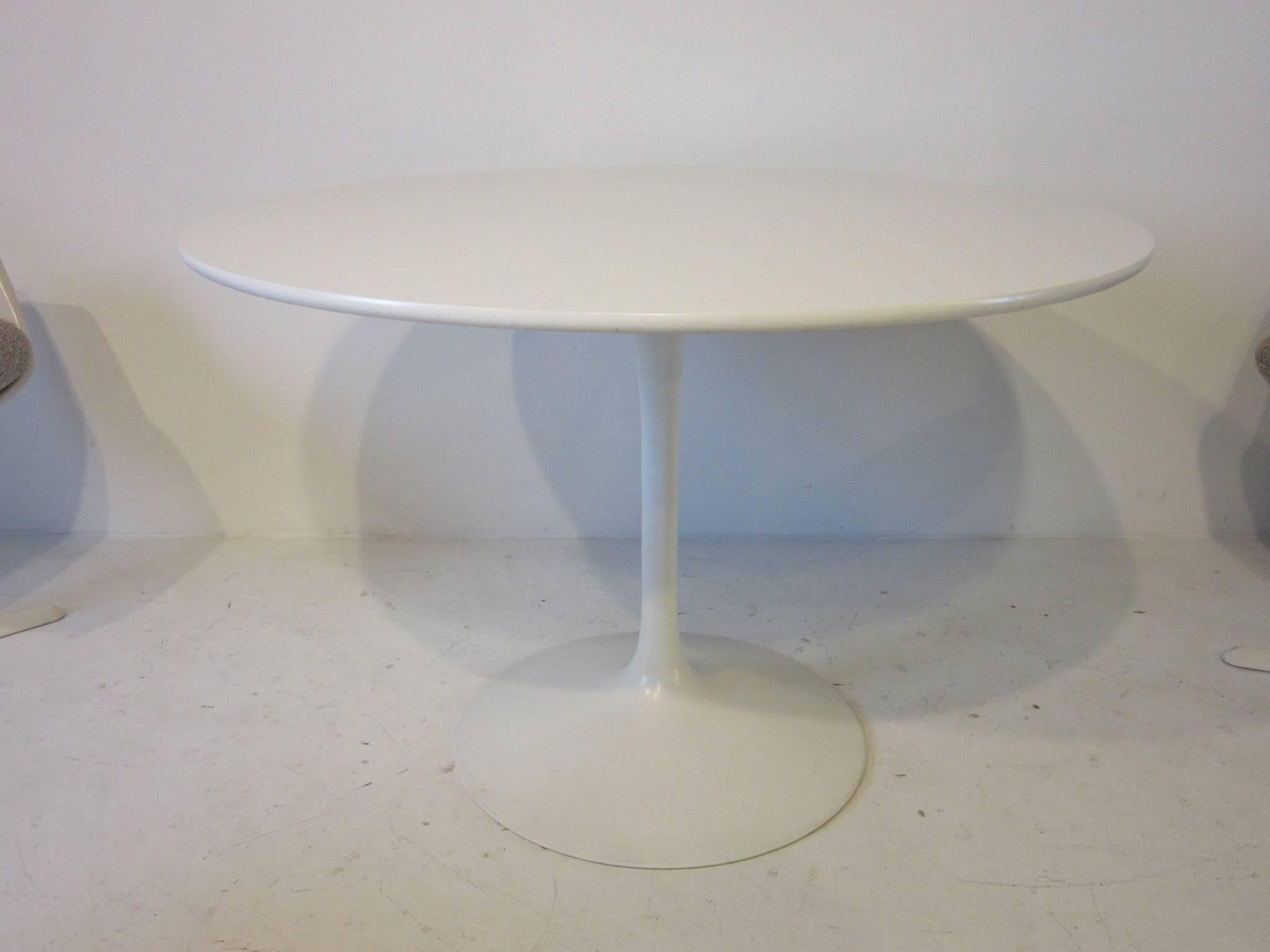 Tulip Dining Table Set by Maurice Burke in the Style of Saarinen and Knoll  2