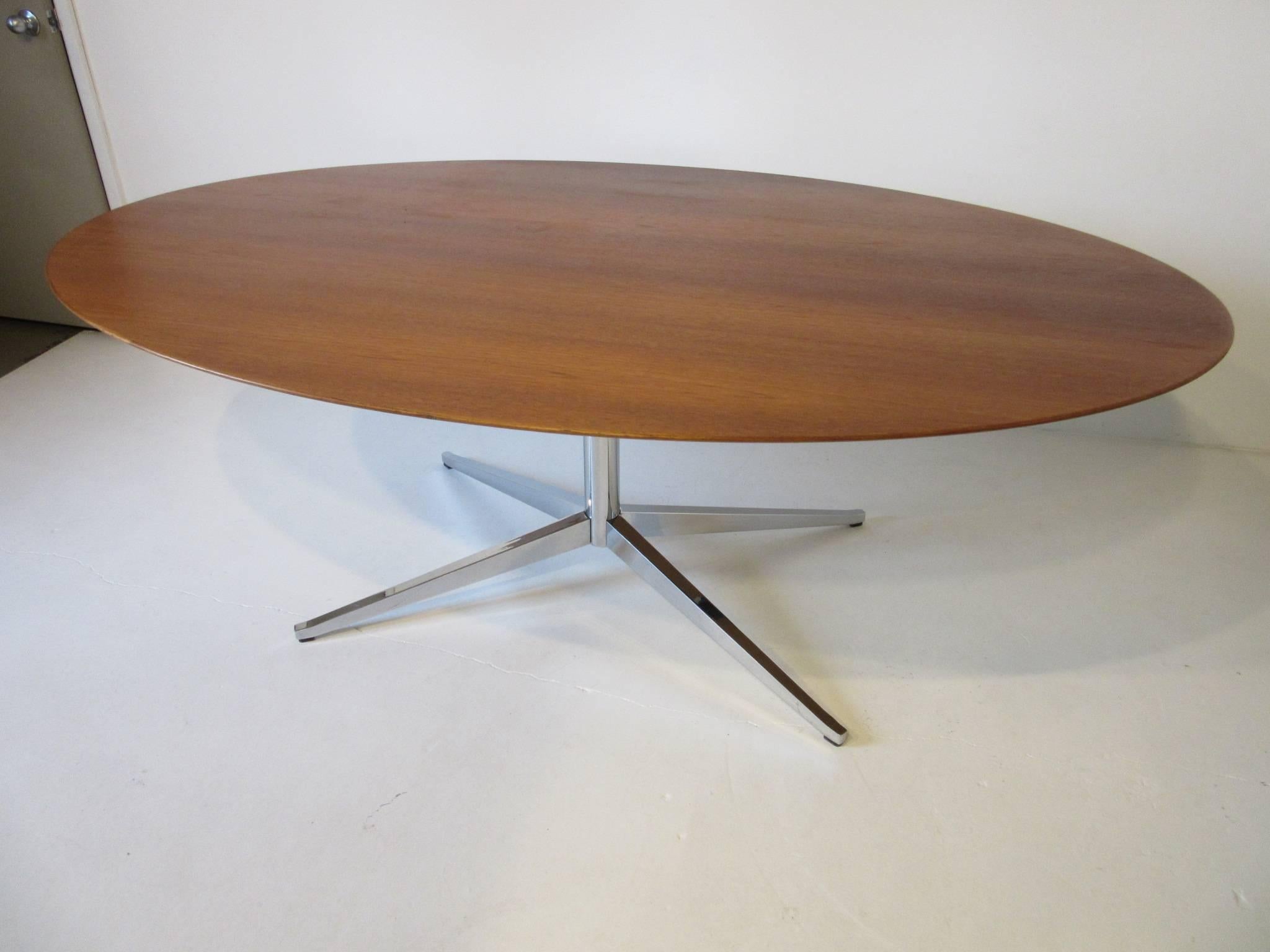 20th Century Florence Knoll X Based Walnut Oval Dining or Conference Table