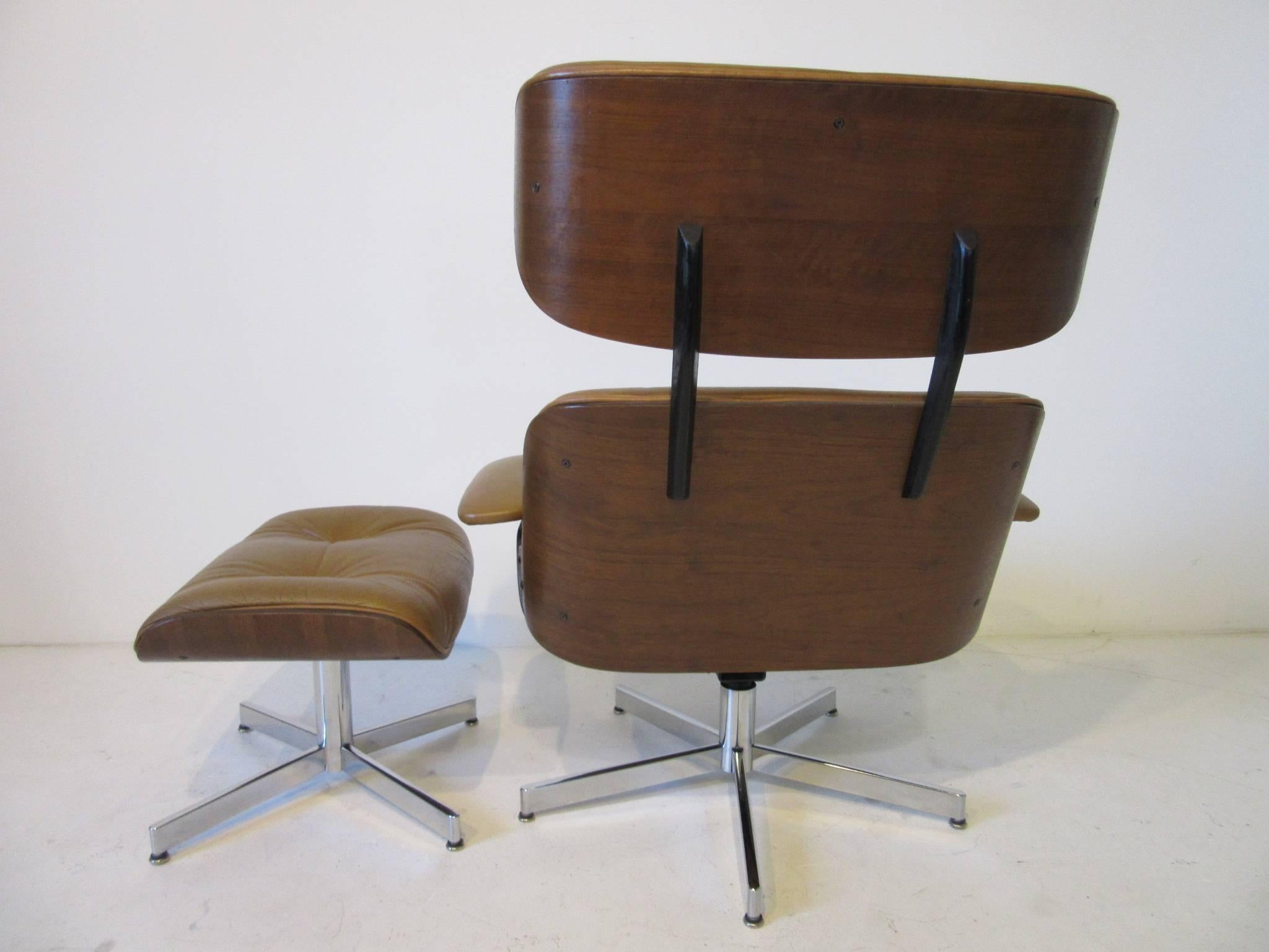 American Plycraft George Mulhauser Designed Lounge Chair and Ottoman 