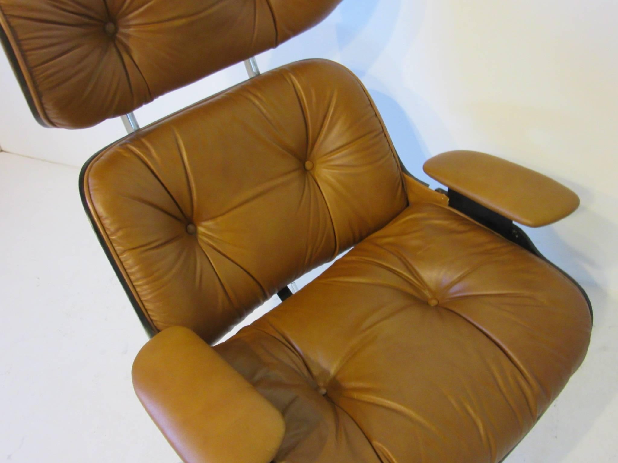 George Mulhauser for Plycraft Leather Lounge Chair in the Style of Eames In Good Condition In Cincinnati, OH