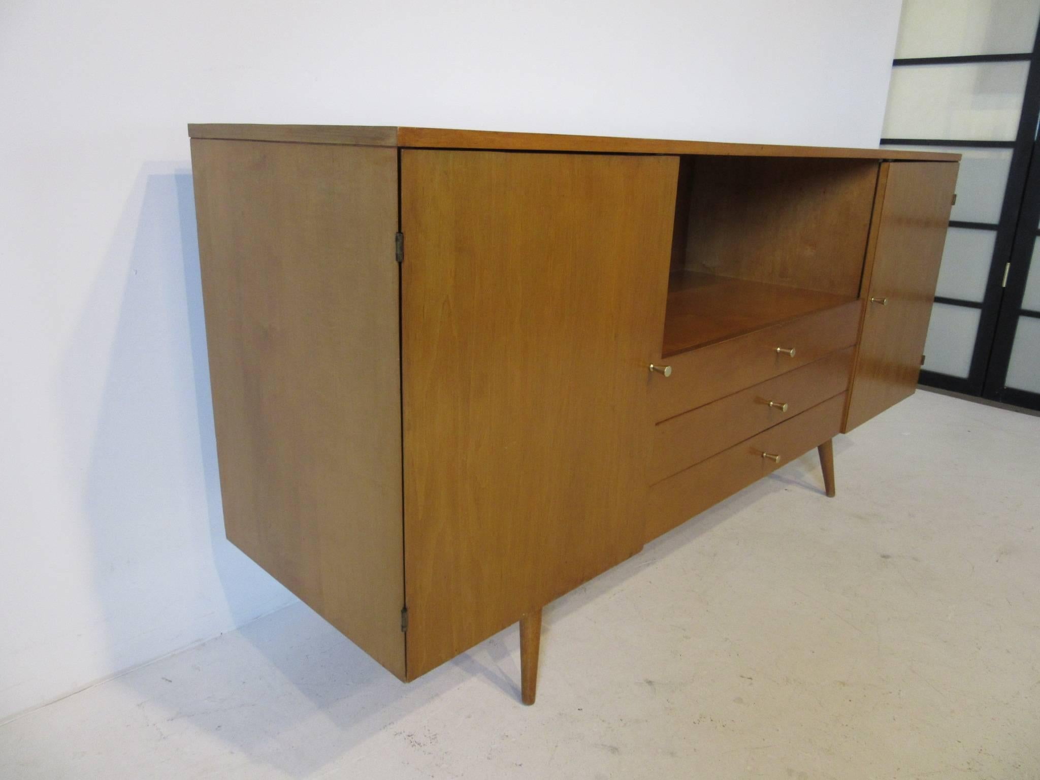 Mid-Century Modern Paul McCobb Credenza or Server from the Planner Group