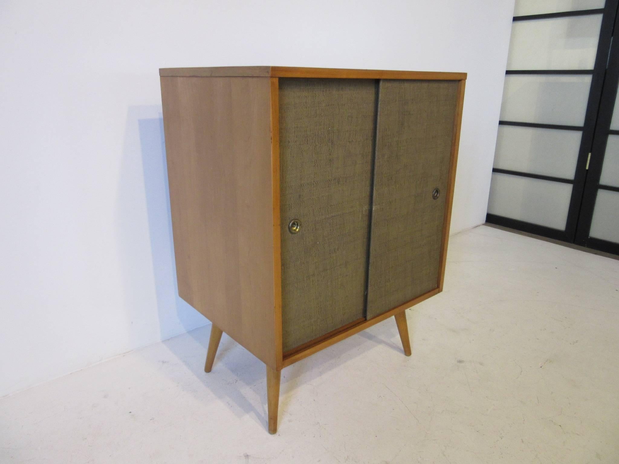 Paul McCobb Cabinet for Winchendon from the Planner Group Collection    In Good Condition In Cincinnati, OH