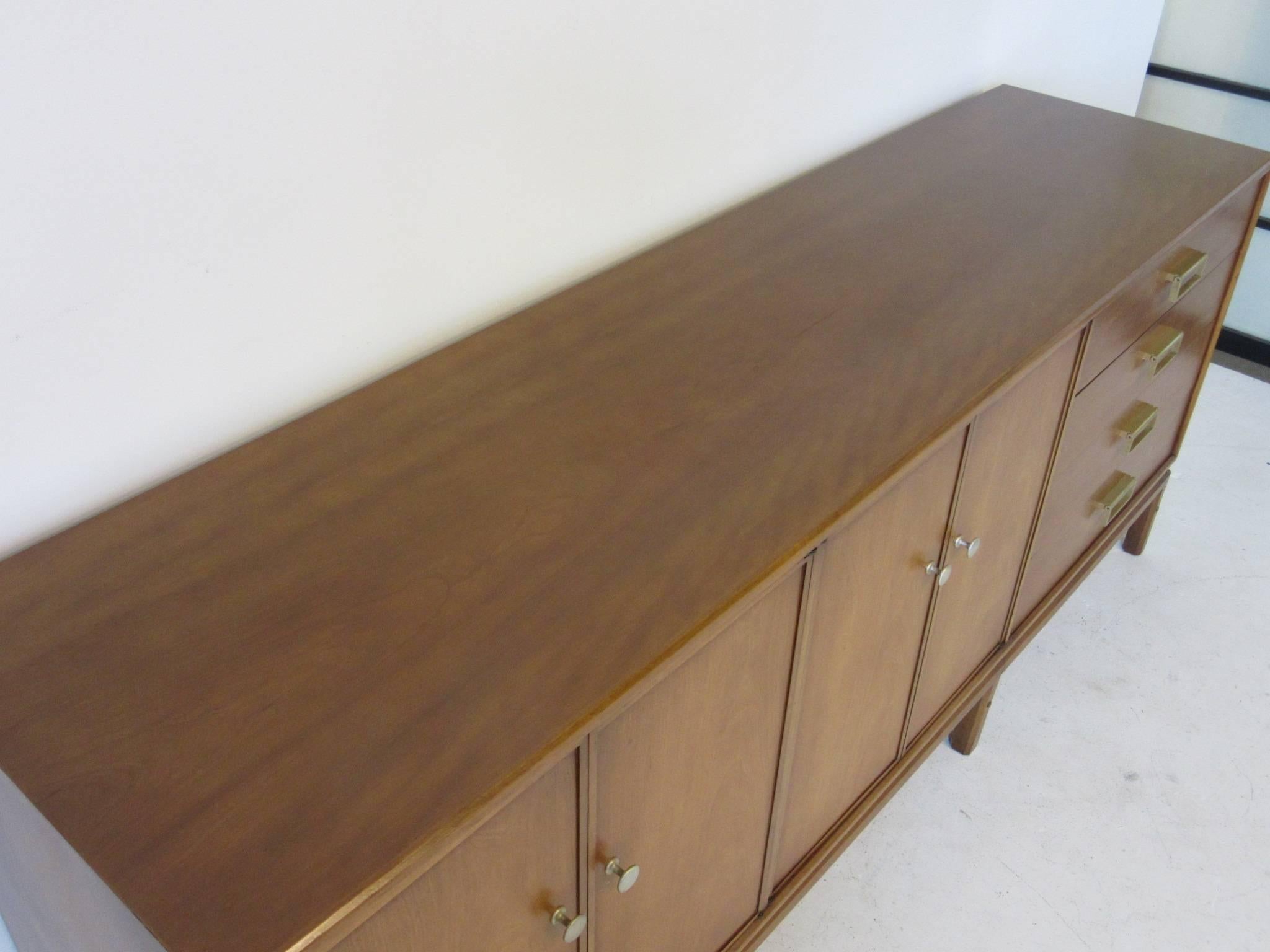 Kip Stewart Mid-Century Mahogany and Brass Server or Sideboard for Drexel In Good Condition In Cincinnati, OH