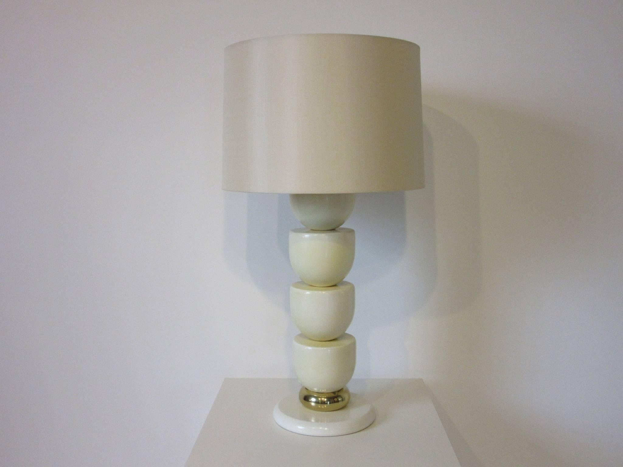 Lacquered Wood and Brass Table Lamp in the Style of Steve Chase / Karl Springer For Sale 1