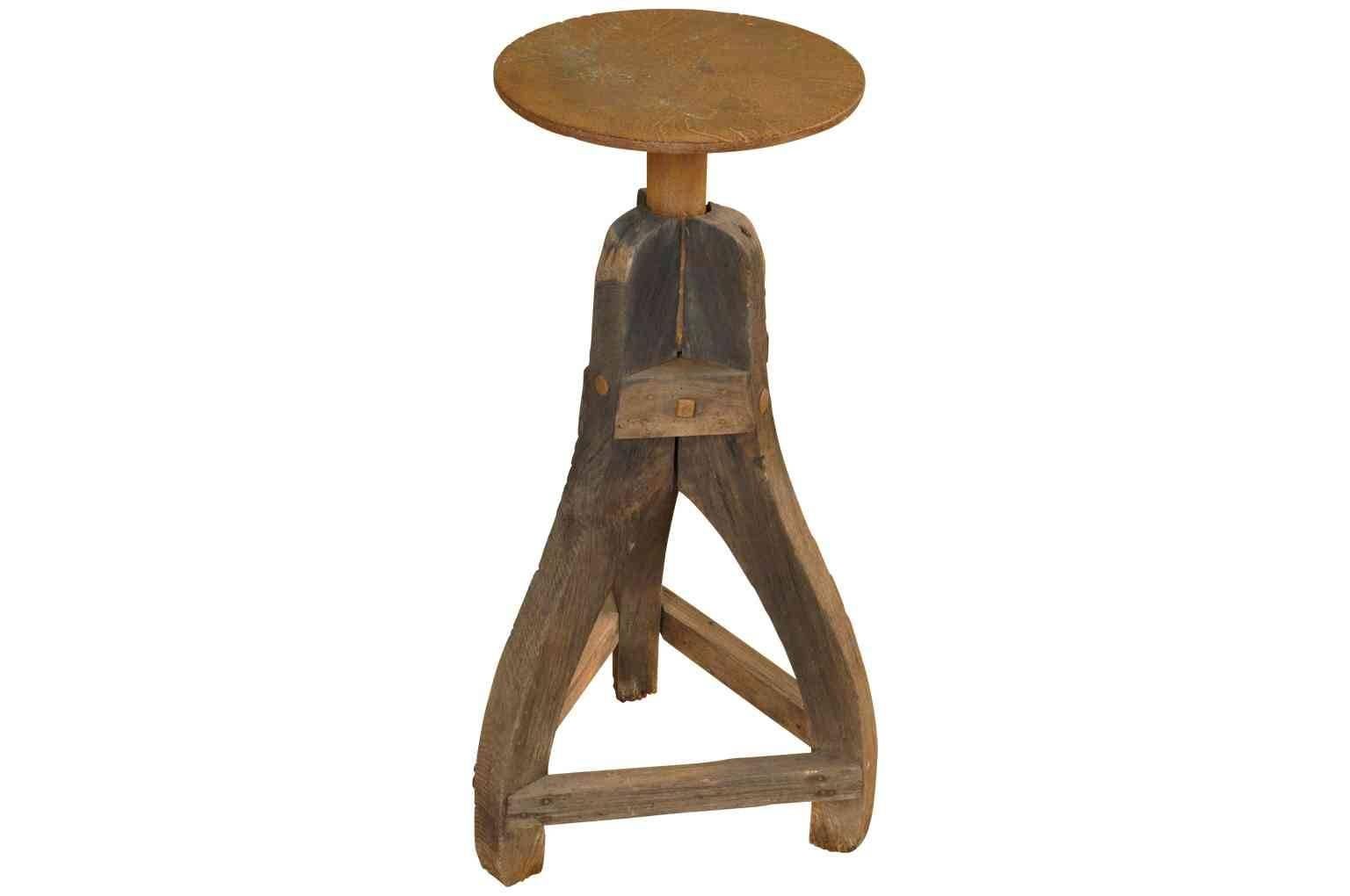 A fantastic 19th century French selette or sculptor's stand in wood and iron. This Primitive piece has so much charm and character. Perfect as a pedestal for the display of an art piece.