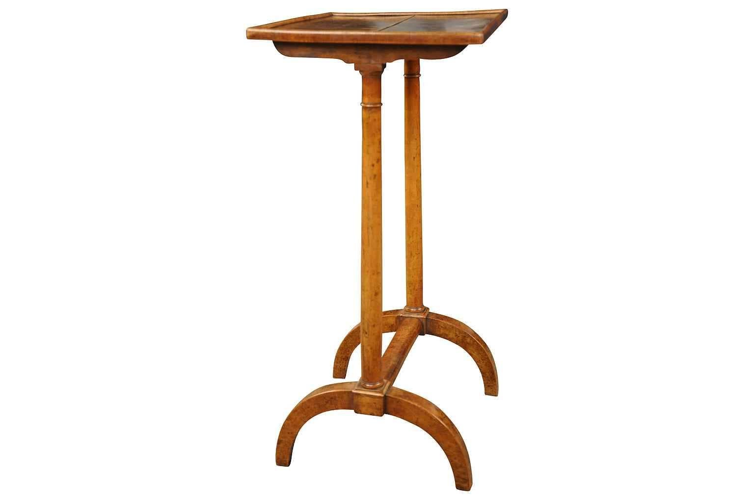 French Directoire Period Side Table in Walnut In Good Condition In Atlanta, GA
