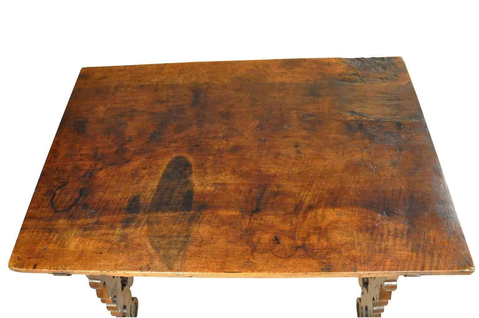 Exceptional Catalan Late 17th Century Side Table For Sale 4