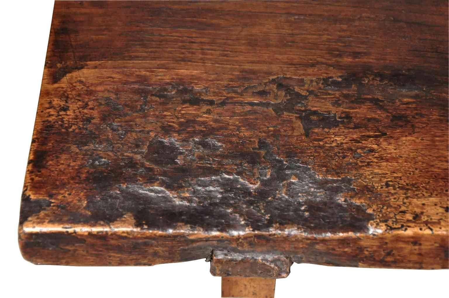 Exceptional Catalan Late 17th Century Side Table For Sale 5
