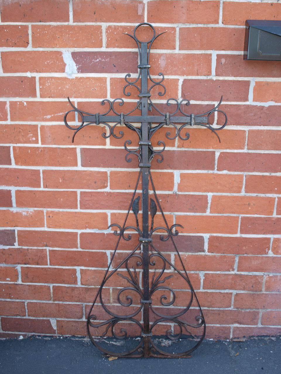 Crucifix de jardin français du 19ème siècle 3