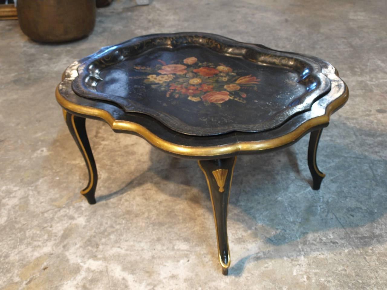 Lacquered Charming Early 20th Century Chinoiserie Coffee Table For Sale