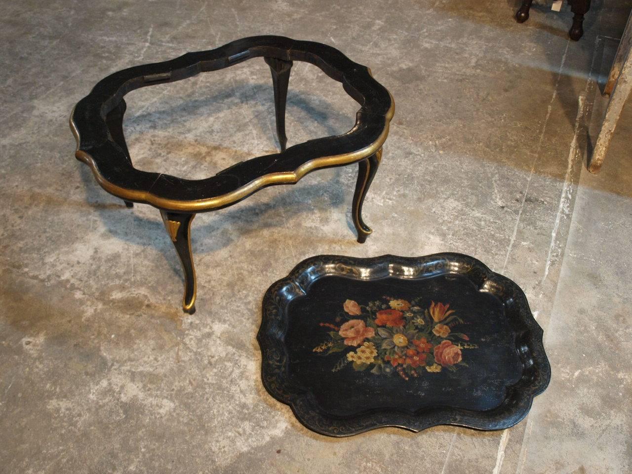 Charming Early 20th Century Chinoiserie Coffee Table In Good Condition For Sale In Atlanta, GA