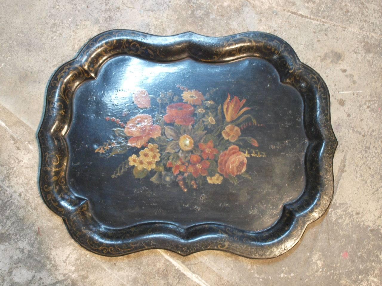 Wood Charming Early 20th Century Chinoiserie Coffee Table For Sale