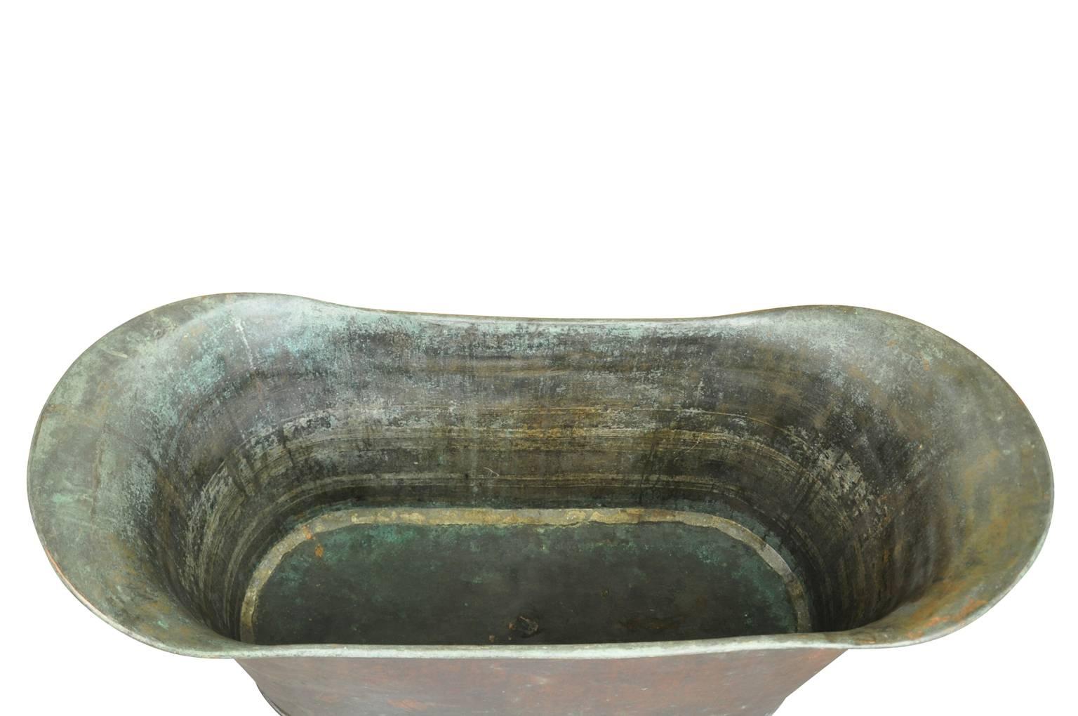 Tremendous 19th Century French Slipper Shaped Bath Tub in Copper 1