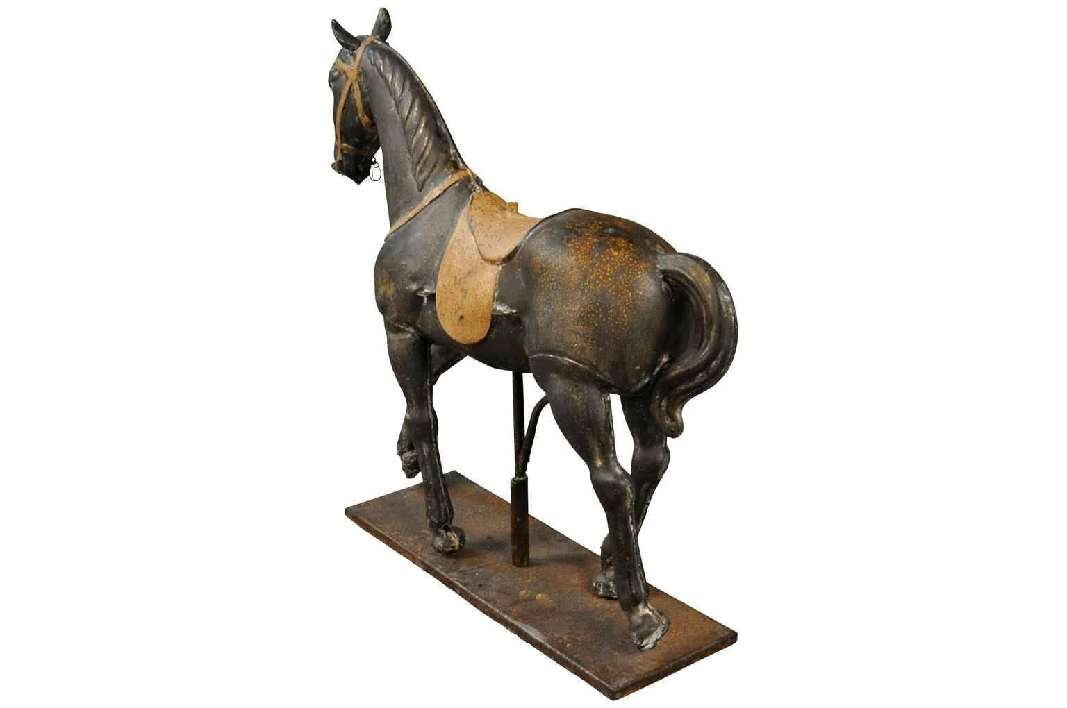 Magnifique cheval à jouets français du 19ème siècle Bon état - En vente à Atlanta, GA