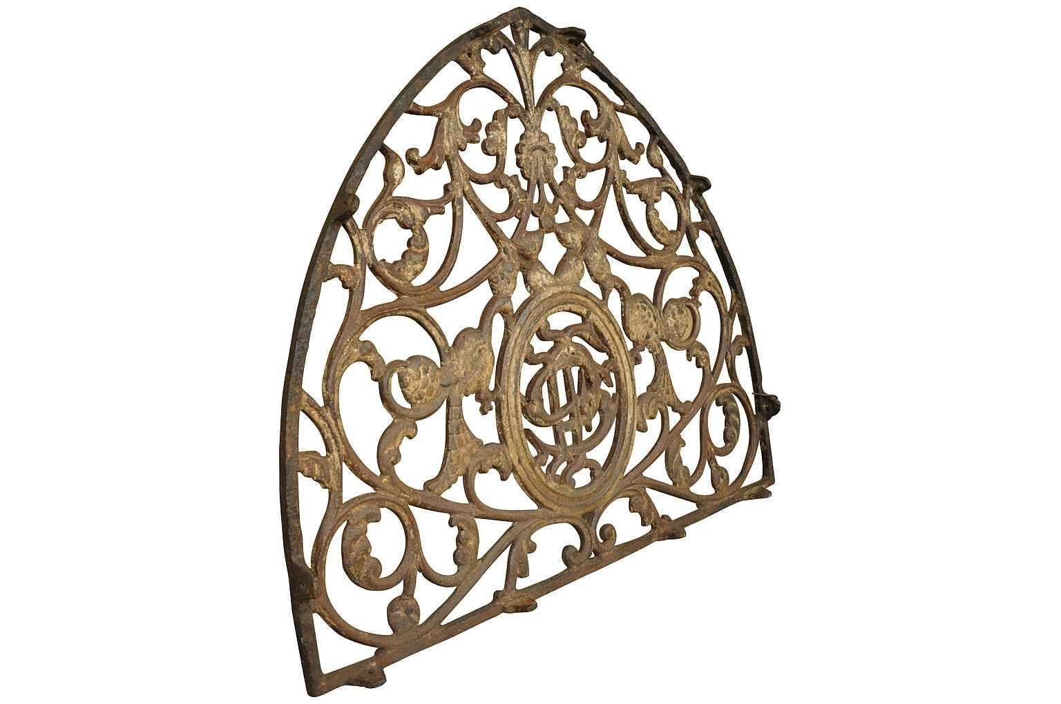 French 18th Century Gothic Style Architectural Fragment In Good Condition In Round Top, TX