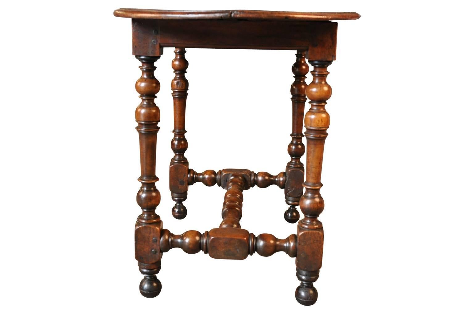 Walnut Italian 18th Century Louis XIII Style End Table
