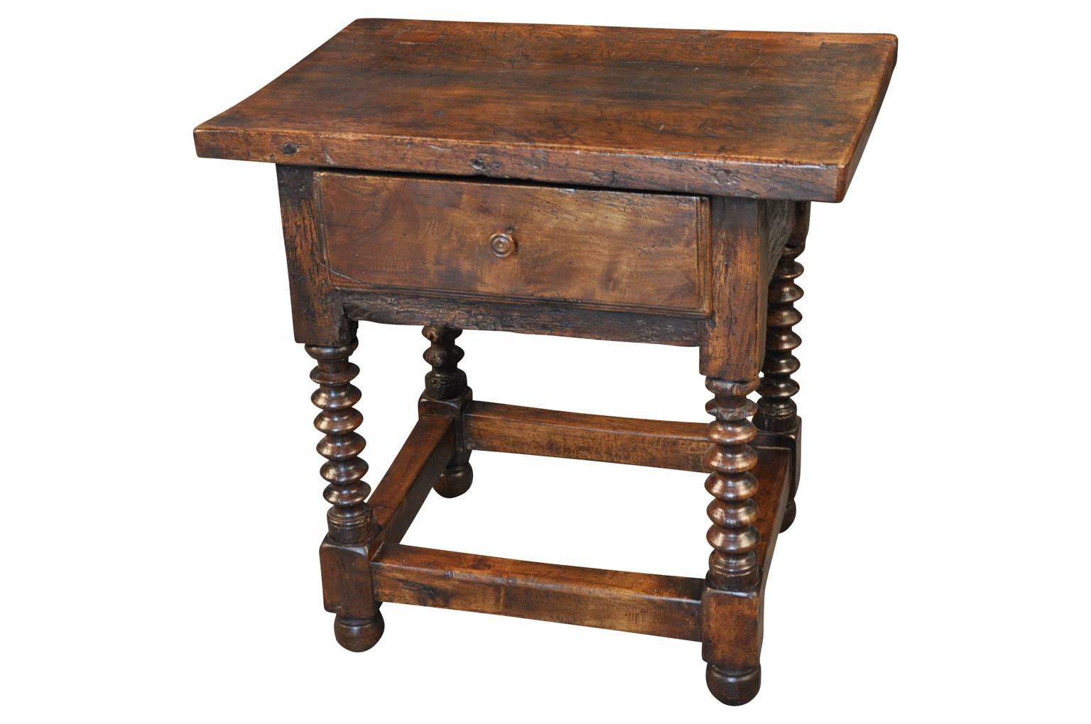 Primitive Spanish 18th Century Side Table In Excellent Condition In Atlanta, GA
