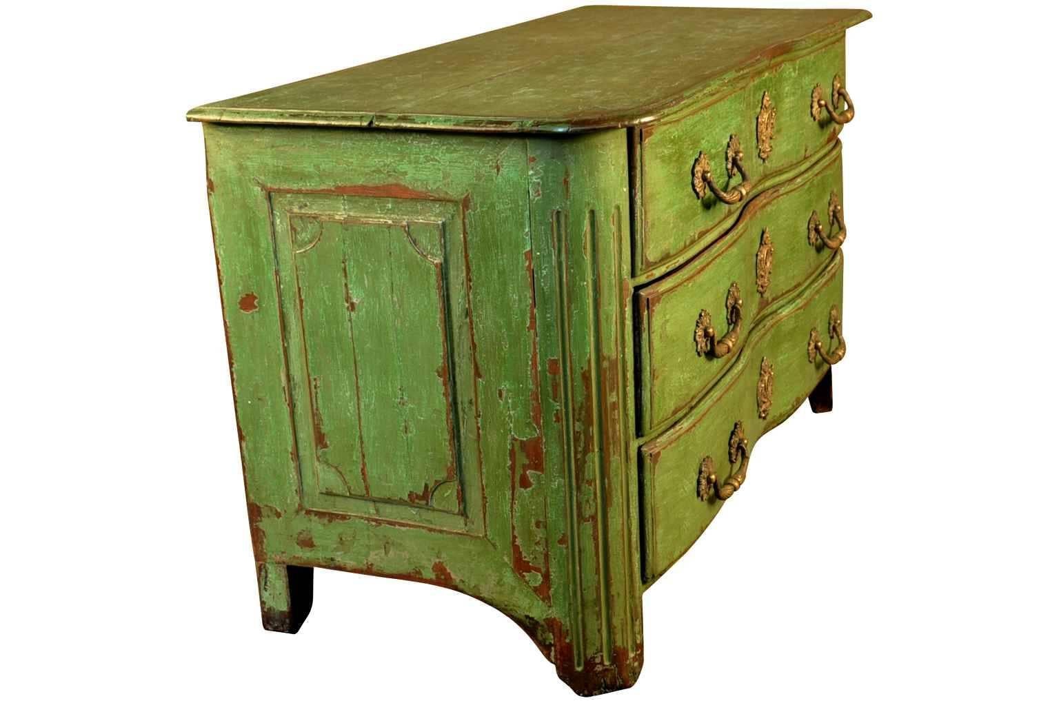 French 18th Century Louis XIV Commode in Painted Wood In Excellent Condition In Atlanta, GA