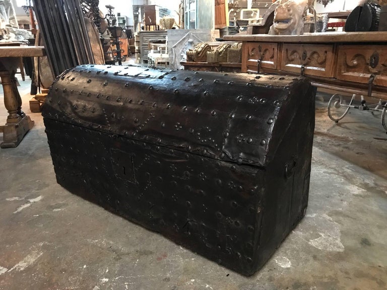 Spanish 17th Century Malle - Marriage Trunk In Good Condition For Sale In Atlanta, GA
