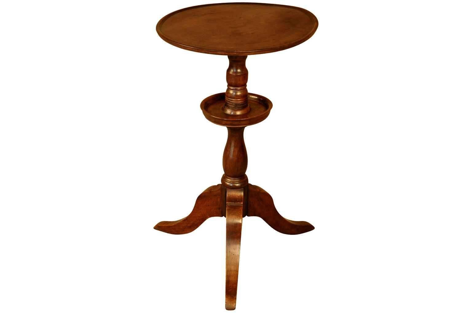 A charming Gueridon from Northern Italy. Beautifully constructed from walnut with tripod feet. A wonderful accent piece for any sitting area.