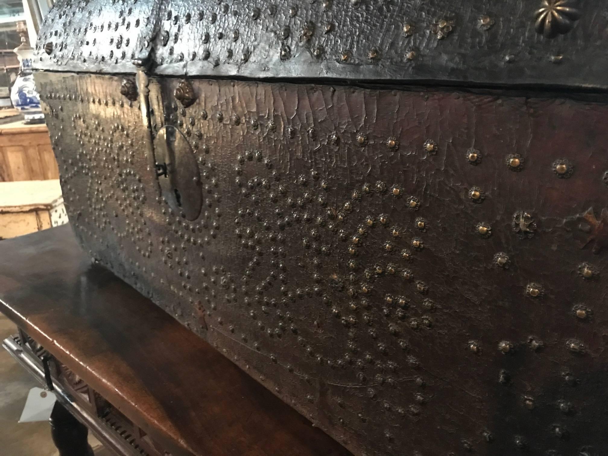 Outstanding, French 17th Century Marriage Trunk In Good Condition For Sale In Atlanta, GA