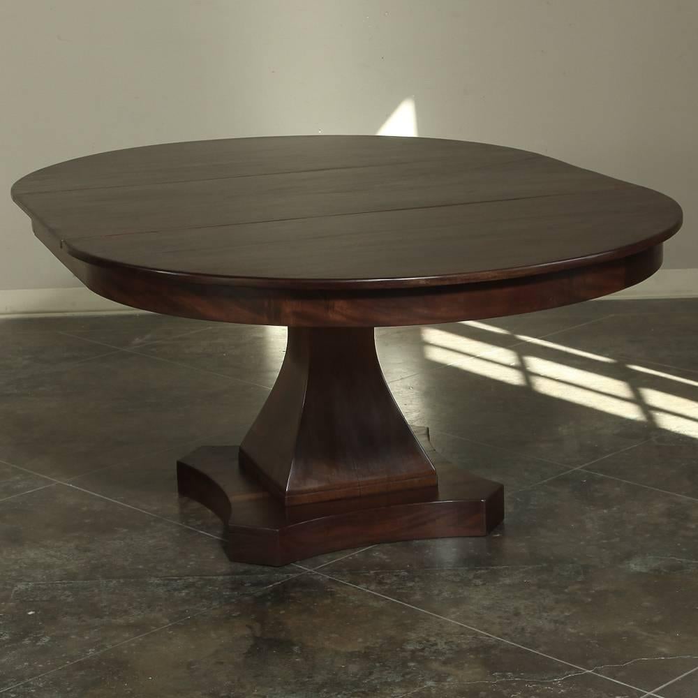 French 19th Century Mahogany Round Louis Philipe Pedestal Dining Table with Leaf