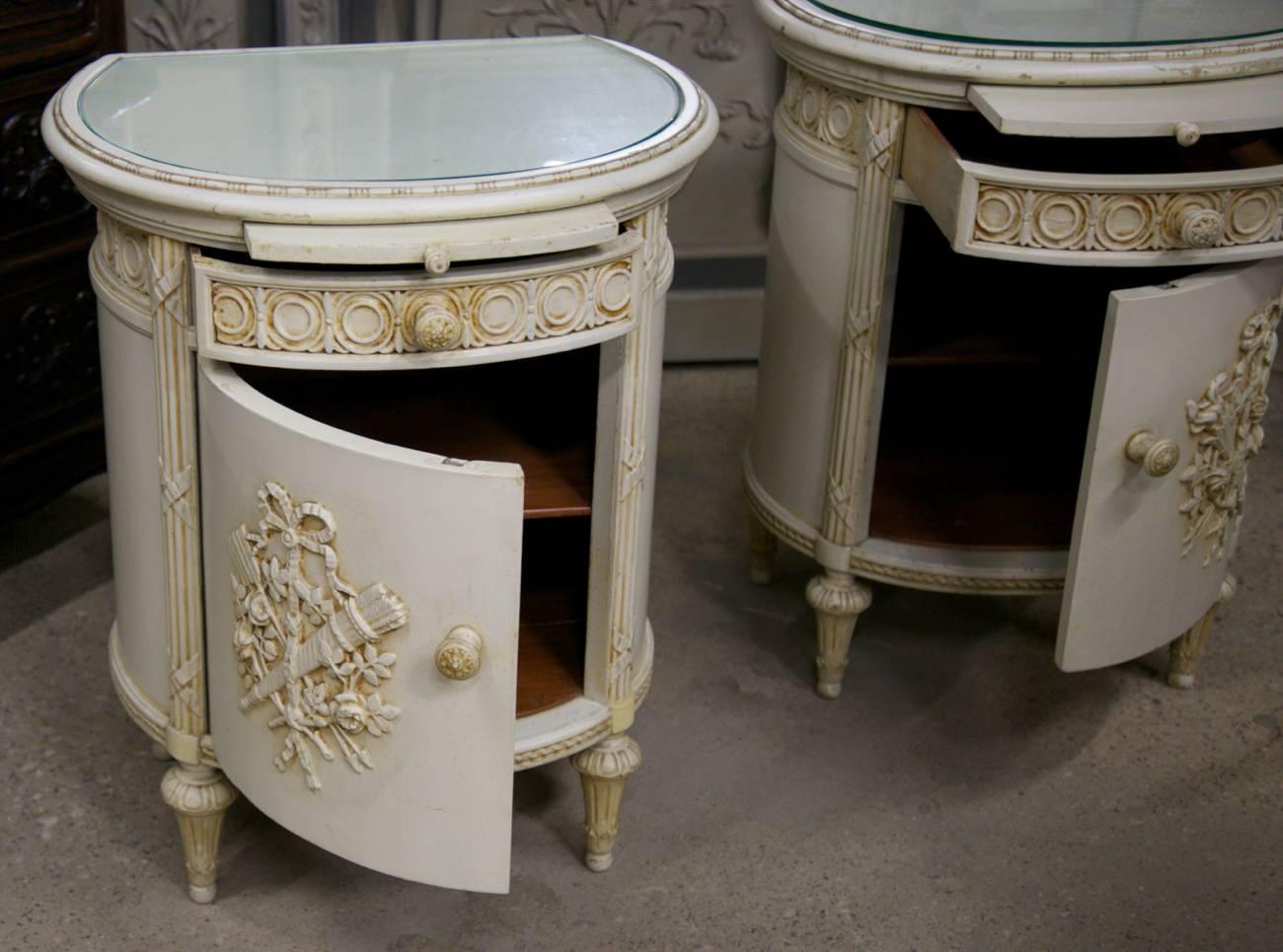Pair of French Round Painted Louis XVI Nightstands 2