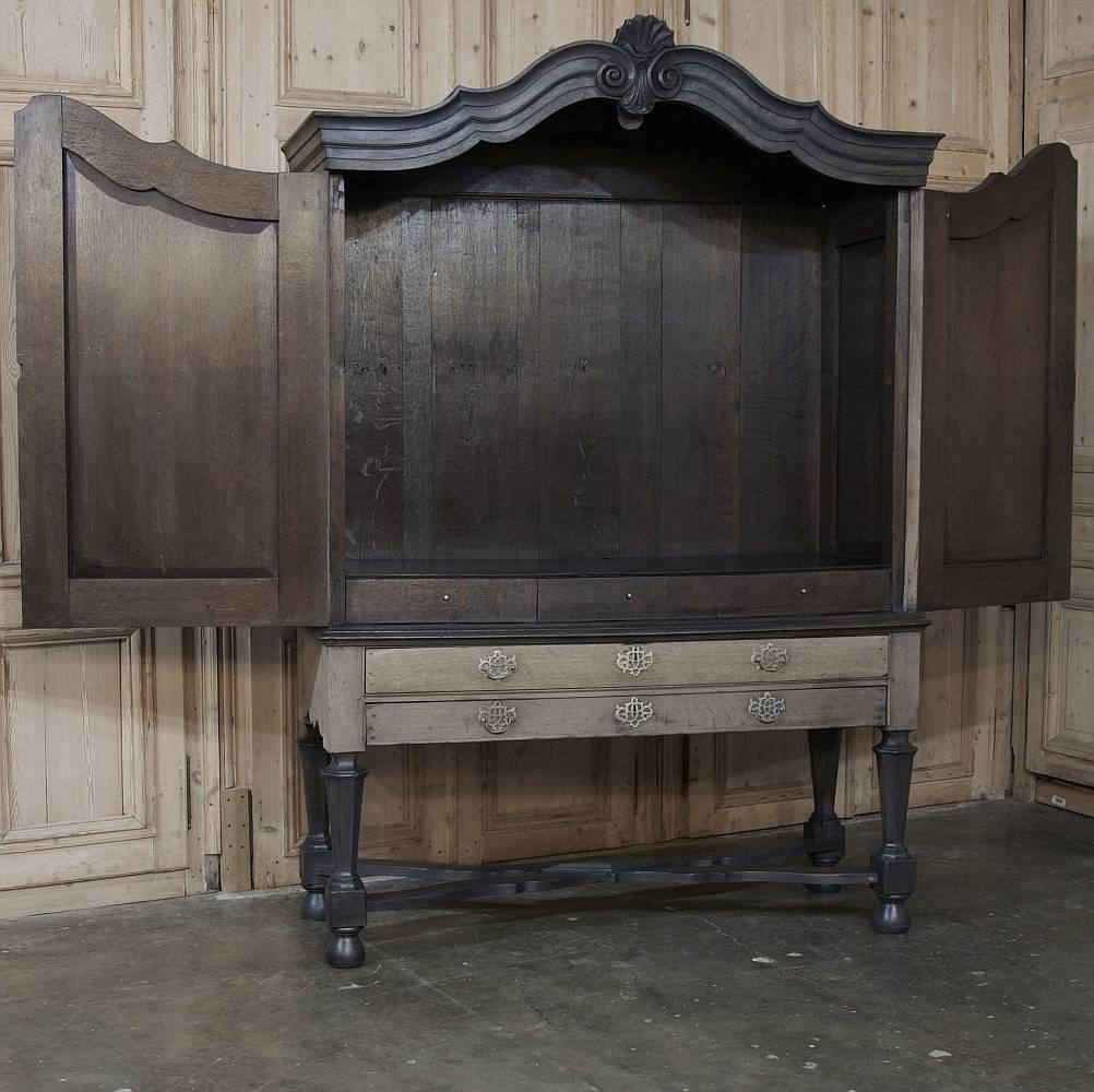 18th Century Dutch Stripped Raised Cabinet/Linen Press, Armoire In Excellent Condition In Dallas, TX