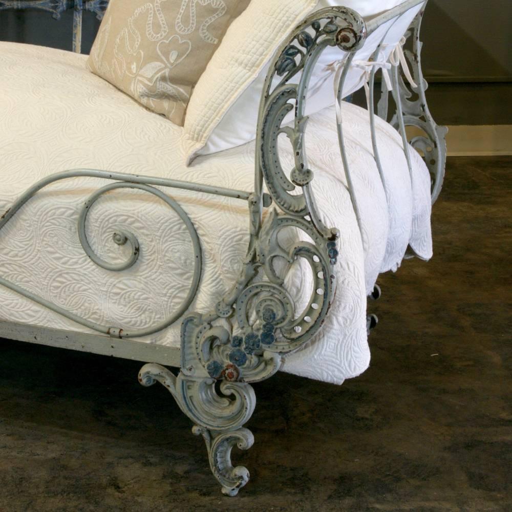 19th Century Wrought Iron Painted Campaign Bed In Excellent Condition In Dallas, TX