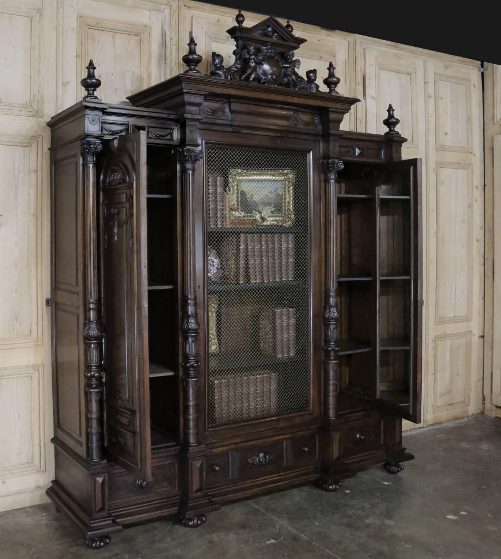 19th Century Italian Renaissance Display Armoire/Bookcase with Brass grill In Excellent Condition In Dallas, TX