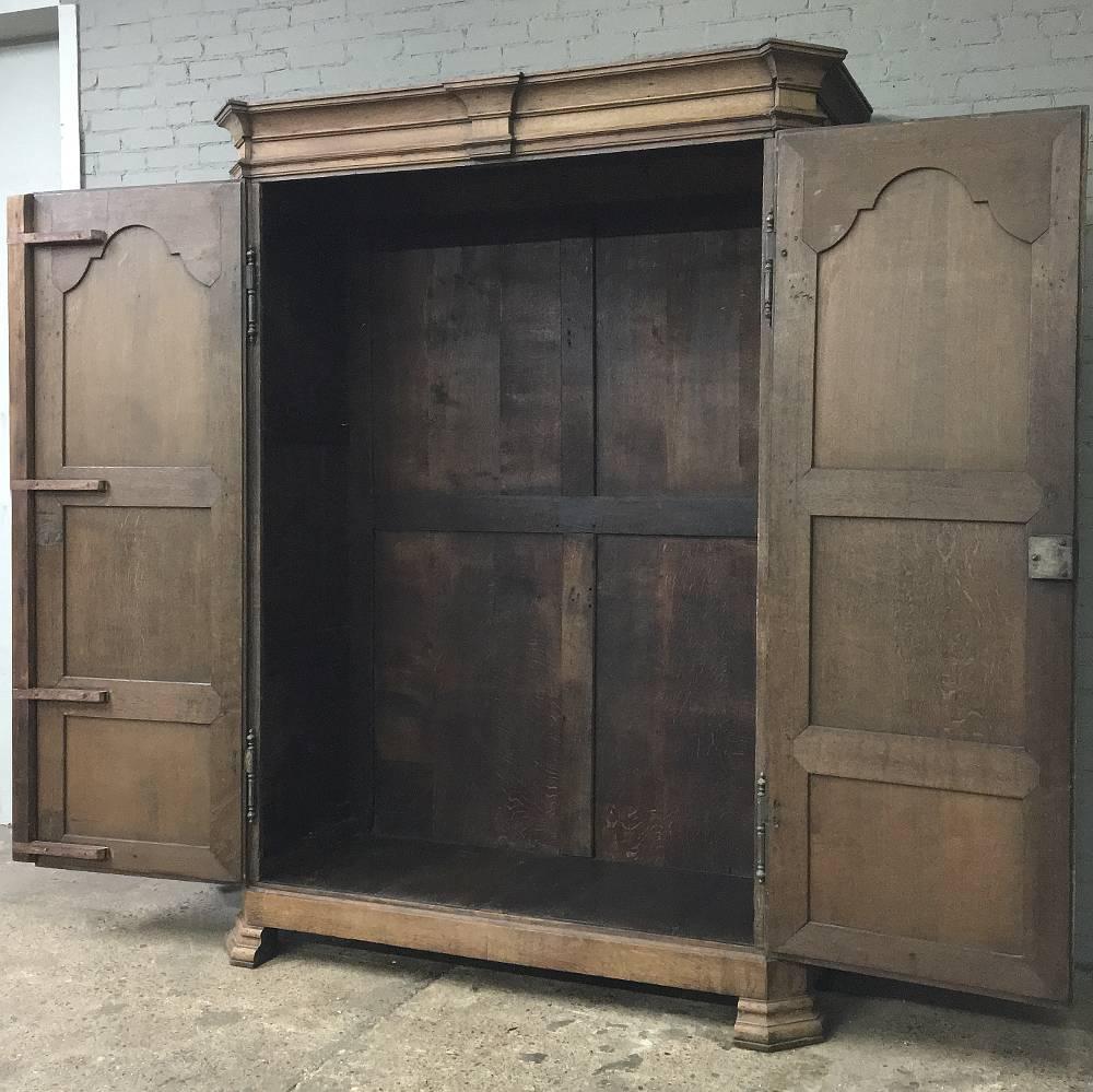 18th Century French Louis XIV Armoire In Excellent Condition In Dallas, TX