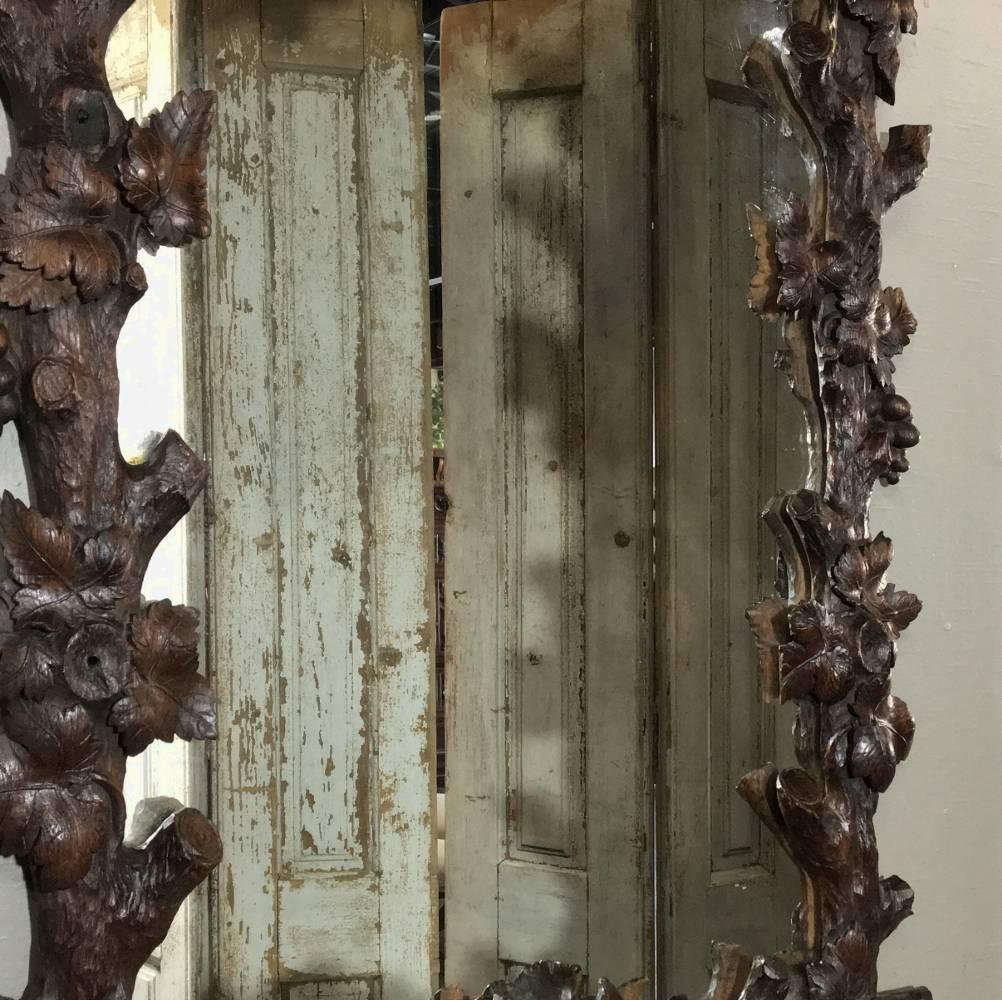 Oak 19th Century Black Forest Hand-Carved Lifelike Rustic Wood Mirror