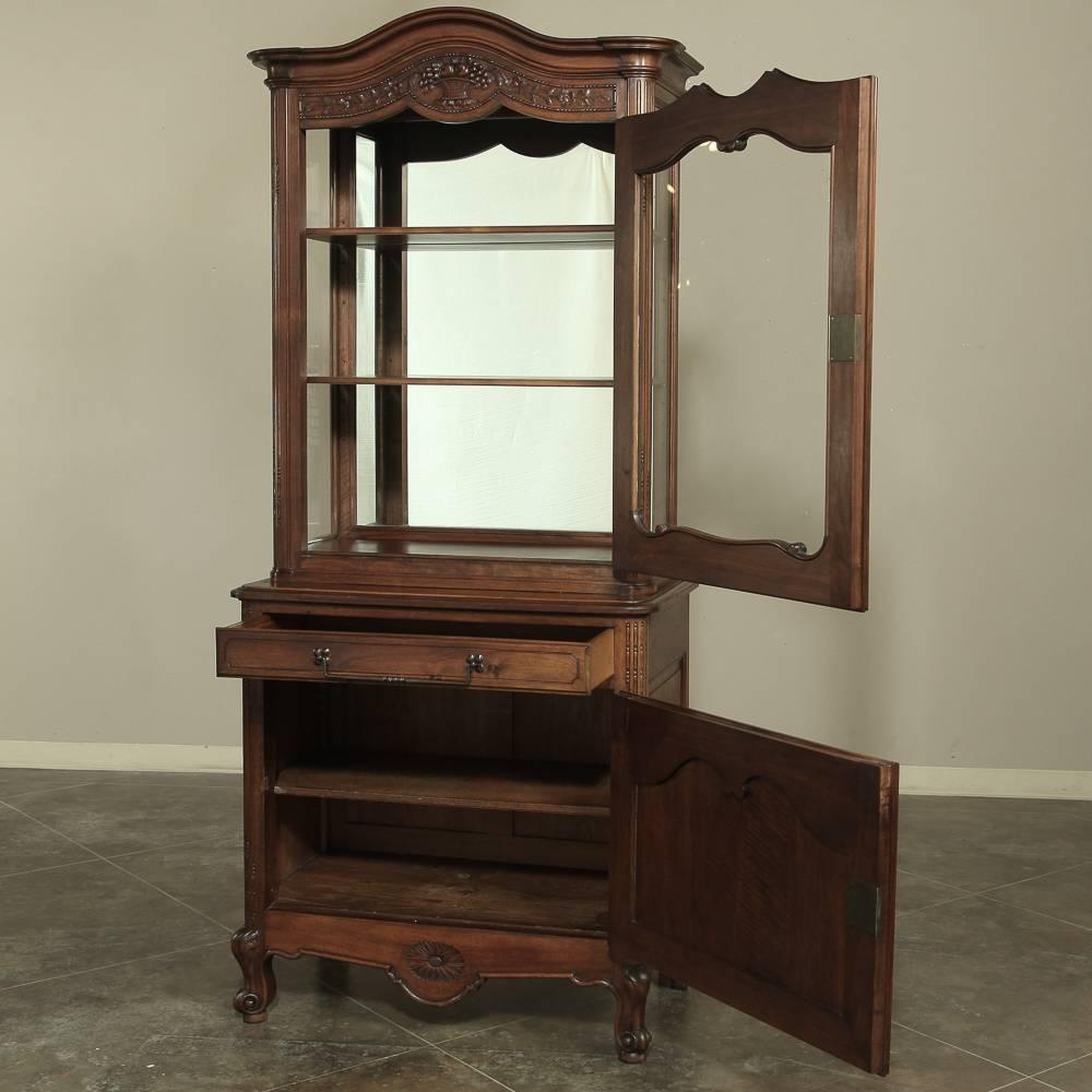 Neoclassical Revival 19th Century Country French Neoclassical Walnut Vitrine