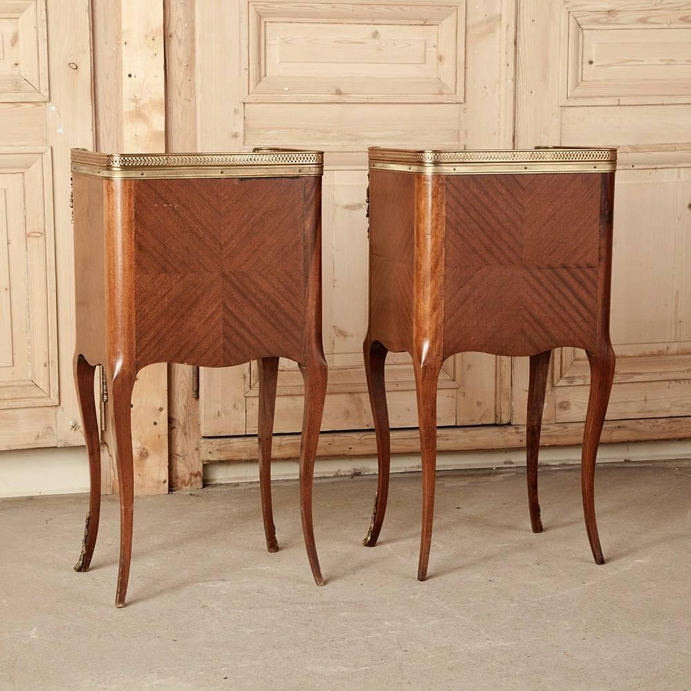 Pair of 19th Century French Mahogany Marquetry Nightstands with Bronze Mounts 1