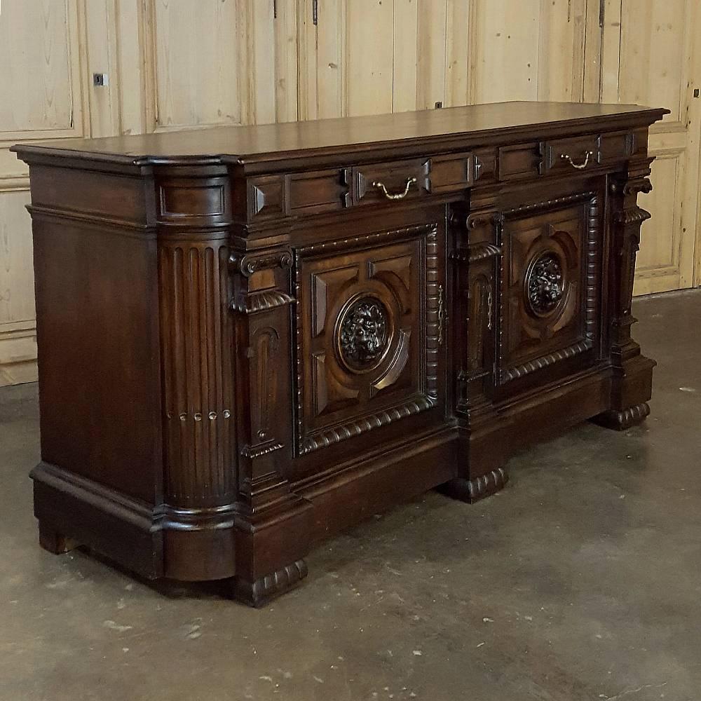 19th Century French Louis XIV Hand-Carved Walnut Buffet with Lions' Heads 5