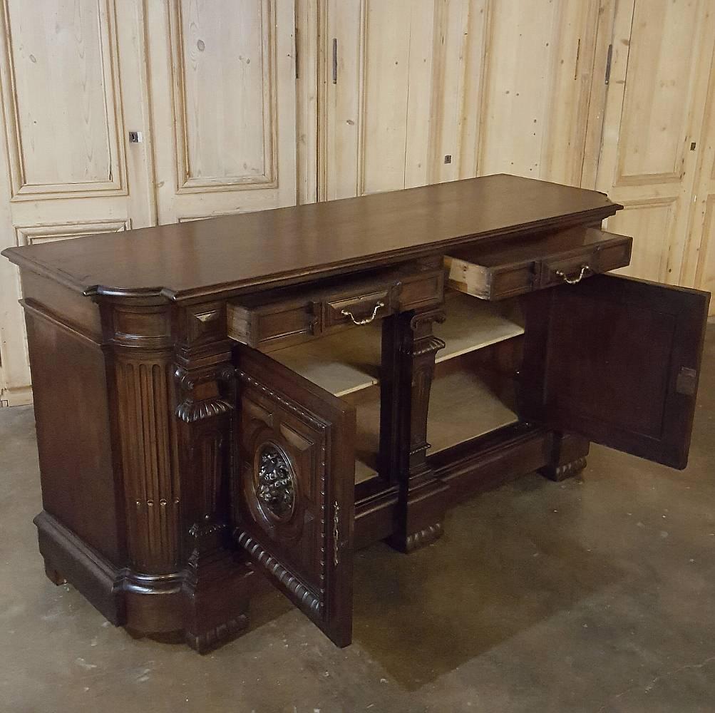 19th Century French Louis XIV Hand-Carved Walnut Buffet with Lions' Heads 4