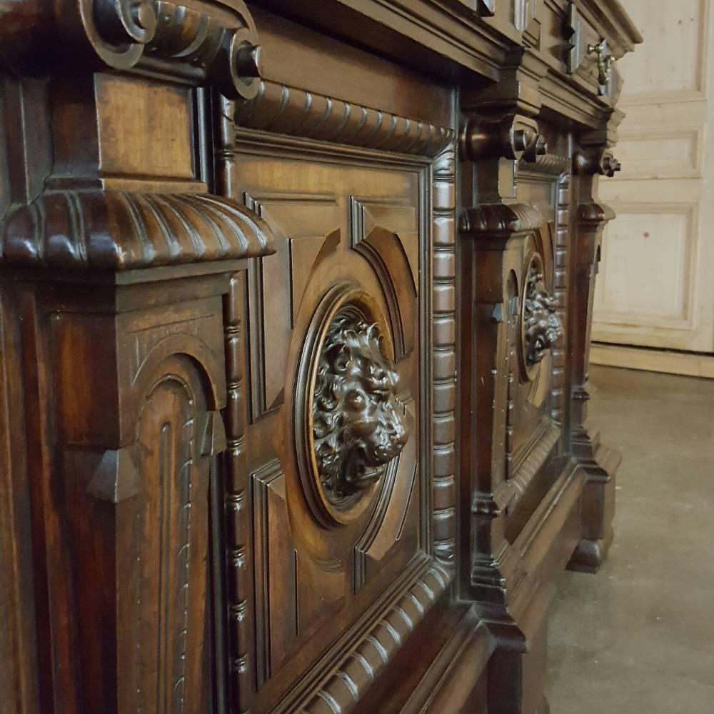 19th Century French Louis XIV Hand-Carved Walnut Buffet with Lions' Heads 2