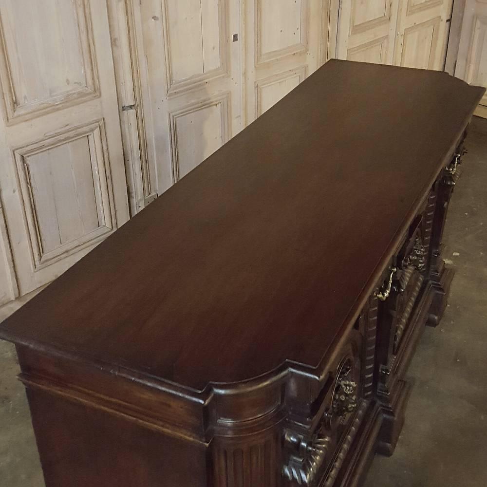 19th Century French Louis XIV Hand-Carved Walnut Buffet with Lions' Heads 3