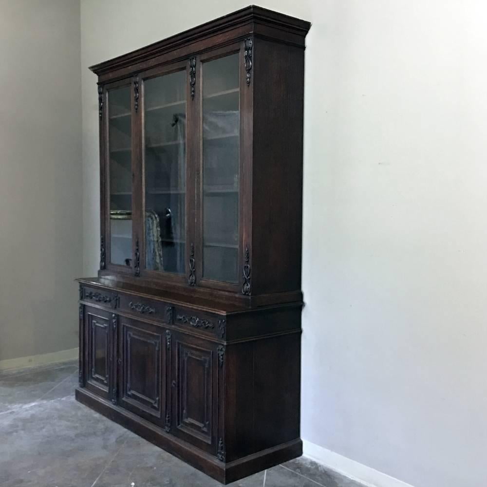 19th Century Grand French Renaissance Hand-Crafted & Carved Bookcase, ca. 1870s In Good Condition In Dallas, TX