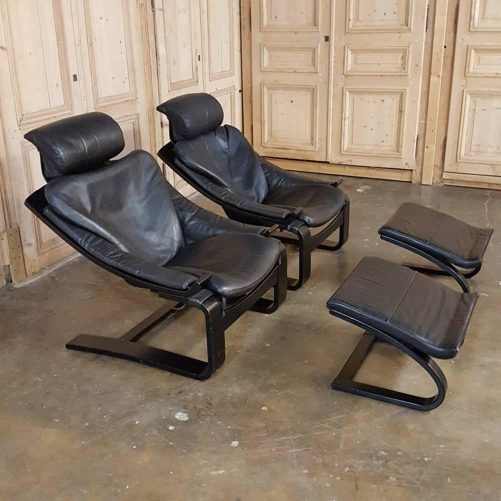 Pair of Nelo Swiss Leather Lounging Chairs with Ottomans In Good Condition In Dallas, TX
